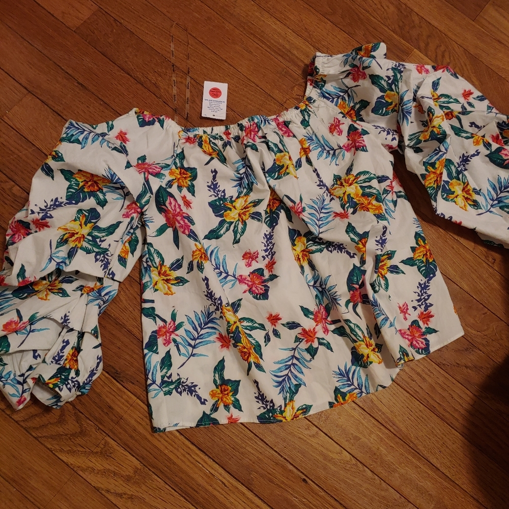 NWT!S/M/L Adorable shirt can fit  a size med/lg - Picture 2 of 3